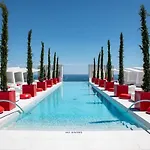 Modern In Prestigious El Higueron Апартаменты
