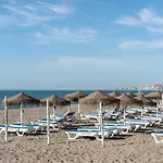 Modern In Prestigious El Higueron Апартаменты