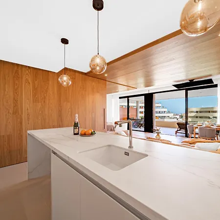 Modern In Prestigious El Higueron Appartement Fuengirola