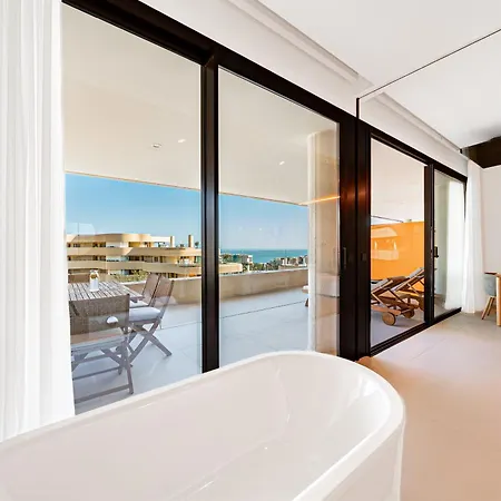 Appartement Modern In Prestigious El Higueron *