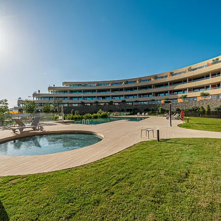 Modern In Prestigious El Higueron Апартаменты