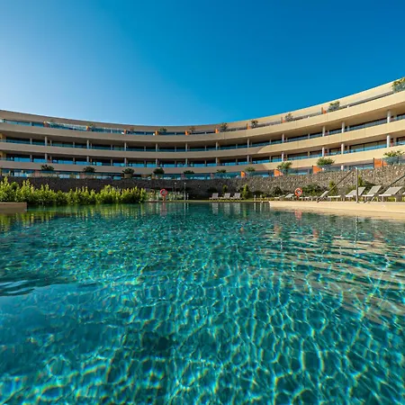 Апартаменты Modern In Prestigious El Higueron Фуэнхирола